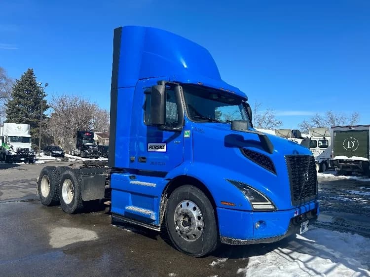 2020 Volvo VNR 640