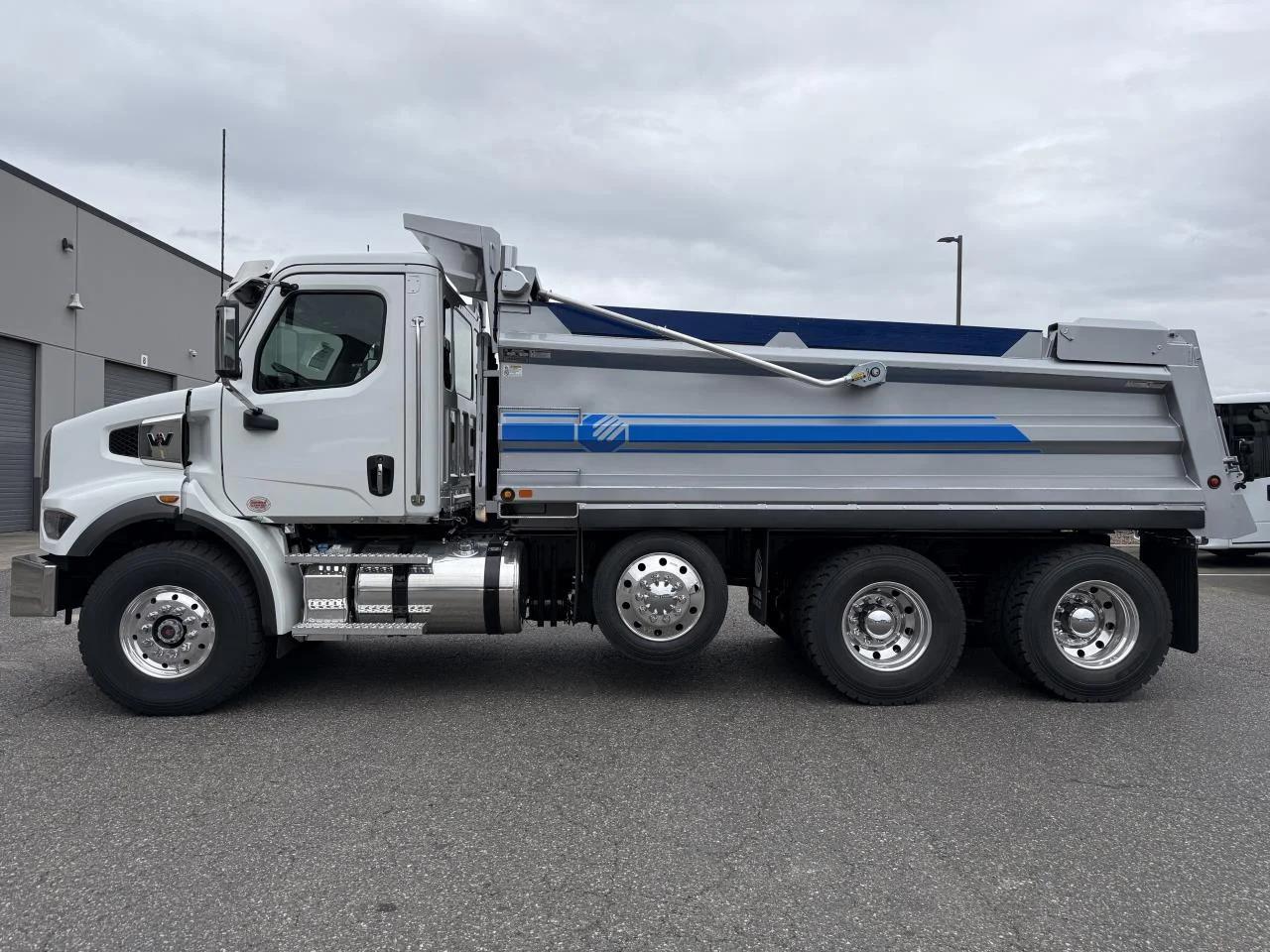 2025 Western Star 47X in Coburg, OR — photo 2