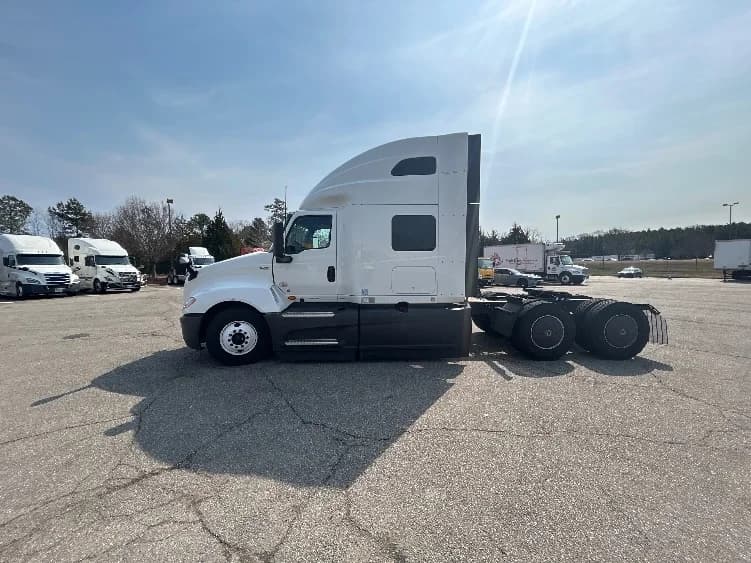 2023 International LT in Prince George, VA — photo 4
