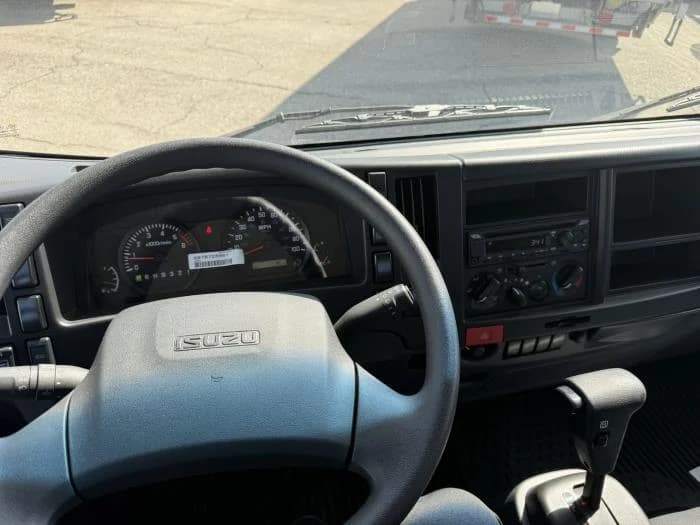2026 Isuzu NRR — photo 14