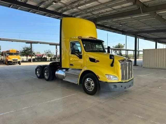 2021 Peterbilt 579 in San Antonio, TX — photo 8