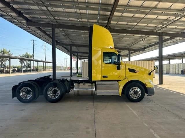 2021 Peterbilt 579 in San Antonio, TX — photo 7