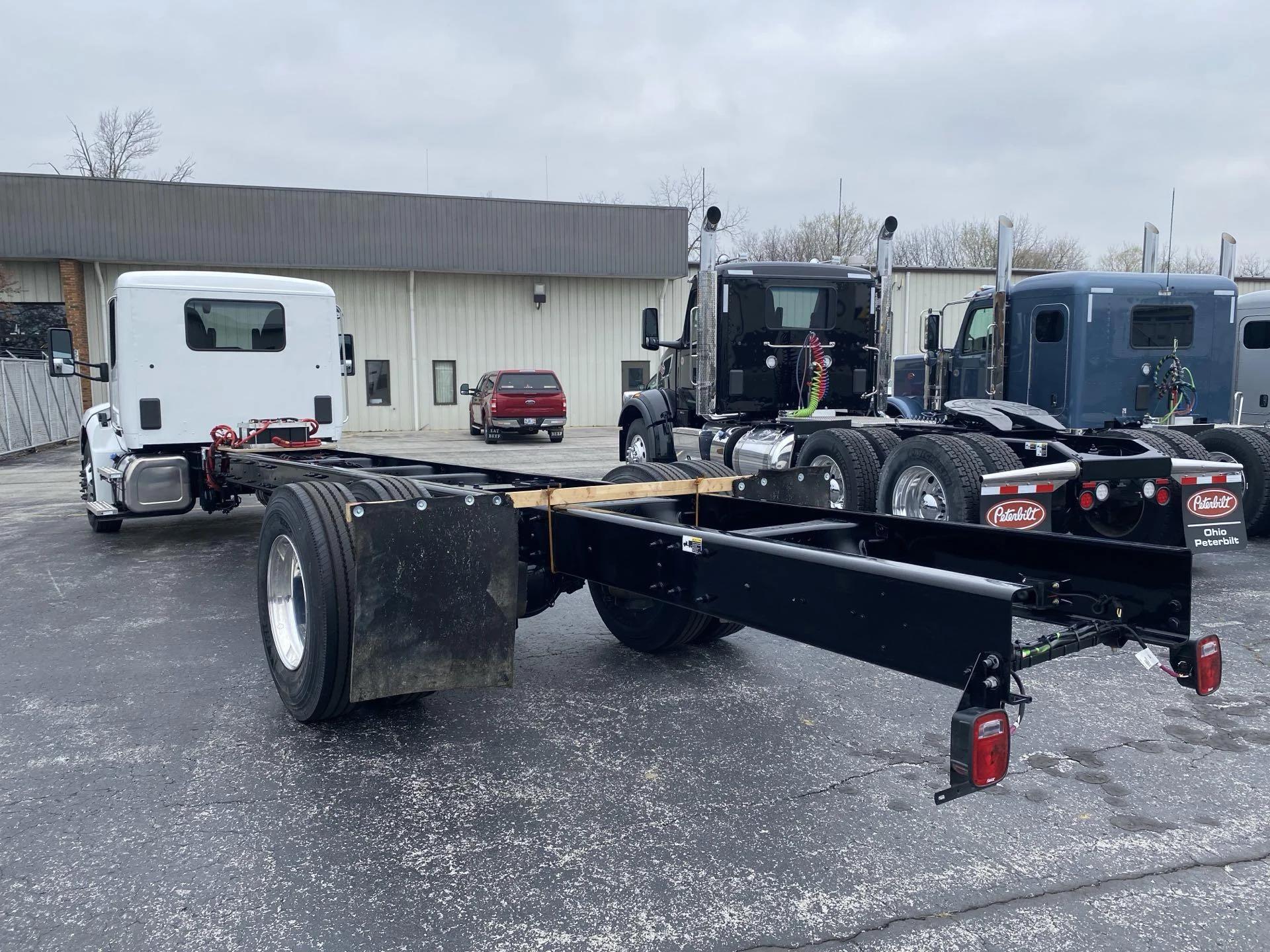 2025 Peterbilt 536 in Findlay, OH — photo 5