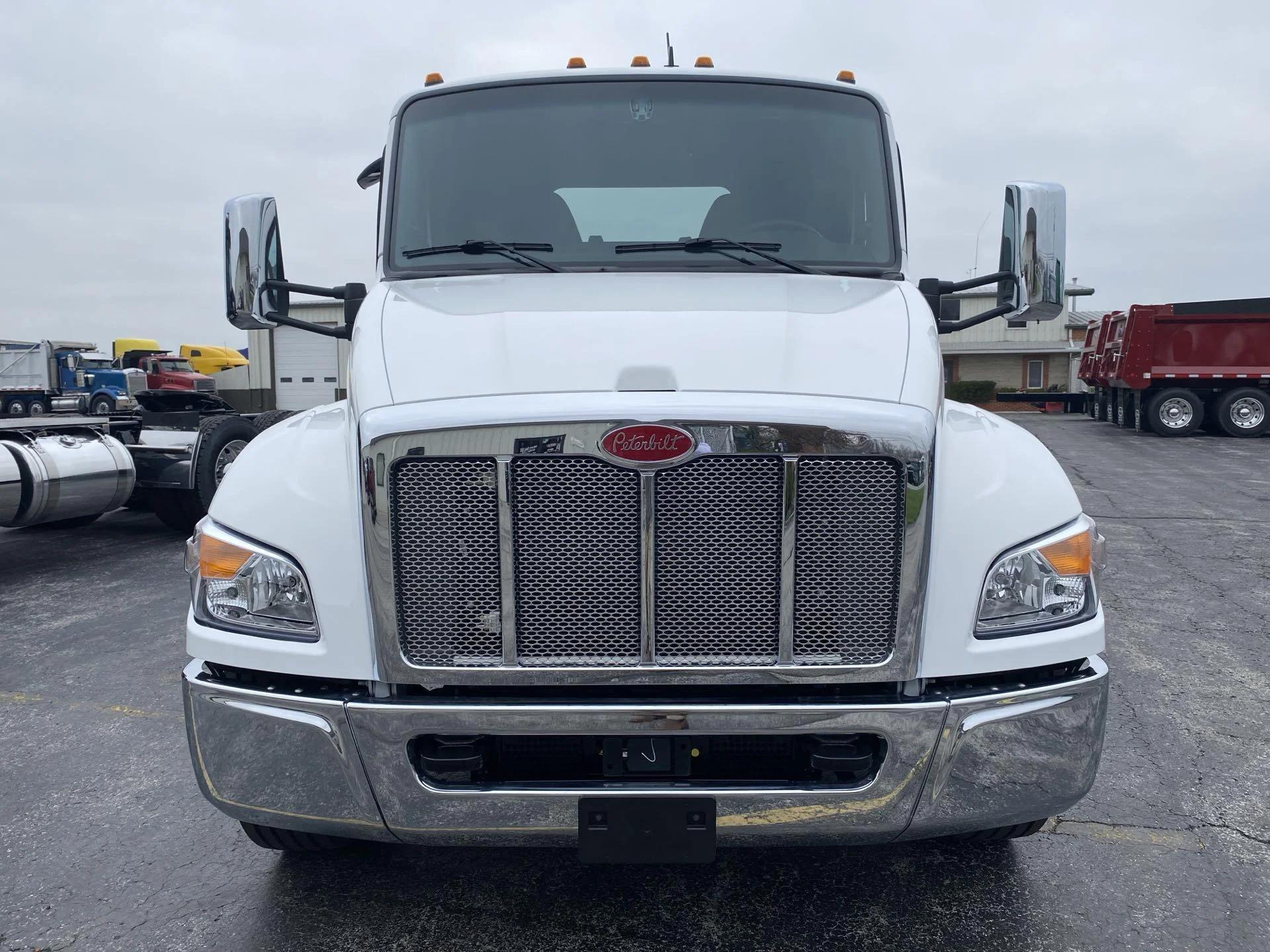 2025 Peterbilt 536 in Findlay, OH — photo 3