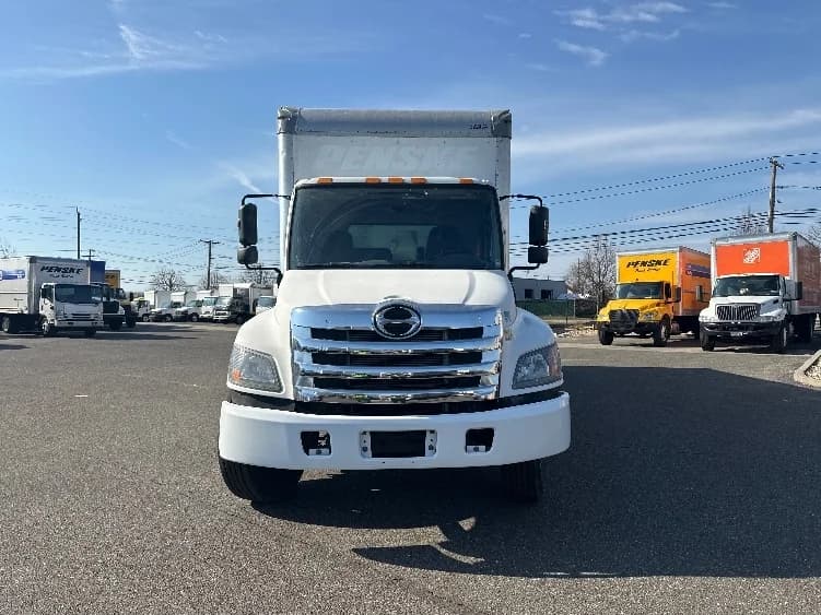 2019 Hino 268 in West Babylon, NY — photo 2