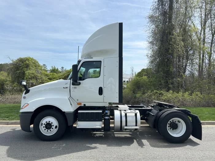 2025 International LT — photo 4