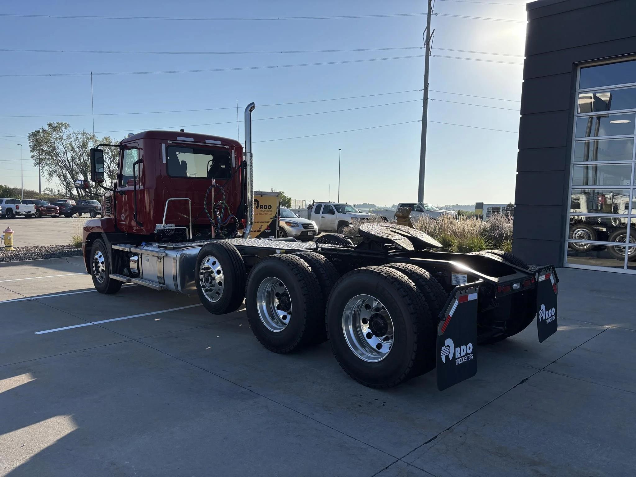 2026 Mack — photo 3
