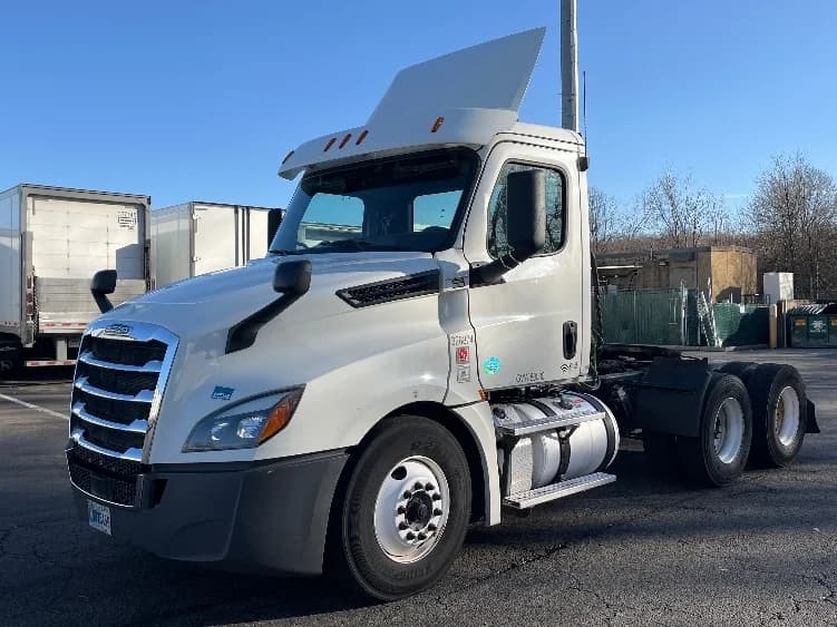 2019 Freightliner Cascadia in Parsippany, NJ — photo 3