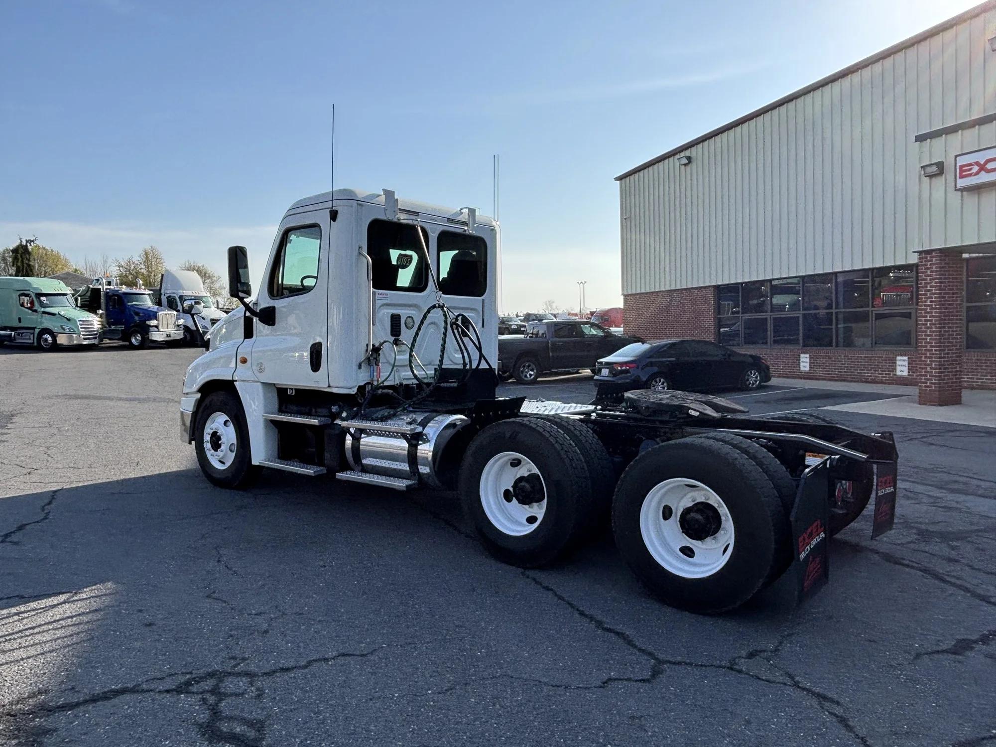 2016 Freightliner Cascadia — photo 3