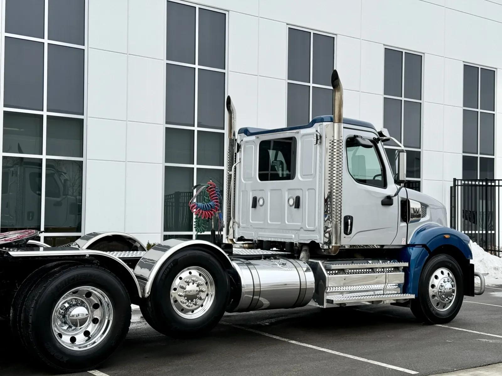 2024 Western Star 49X in New Lenox, IL — photo 7