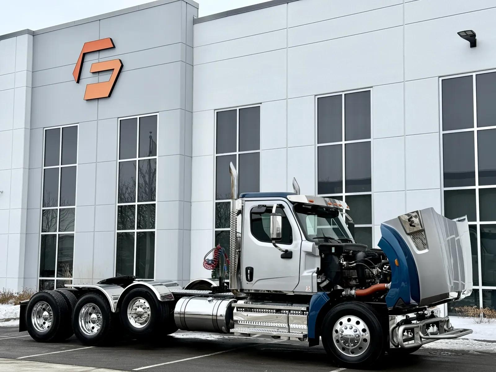 2024 Western Star 49X in New Lenox, IL — photo 9