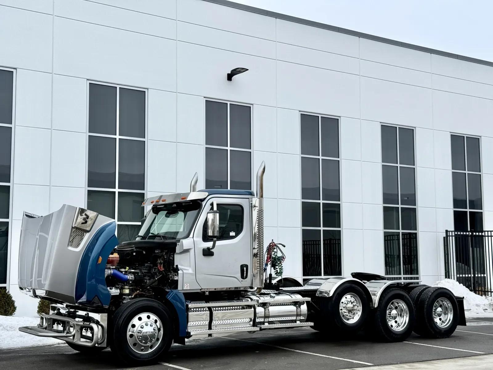2024 Western Star 49X in New Lenox, IL — photo 10