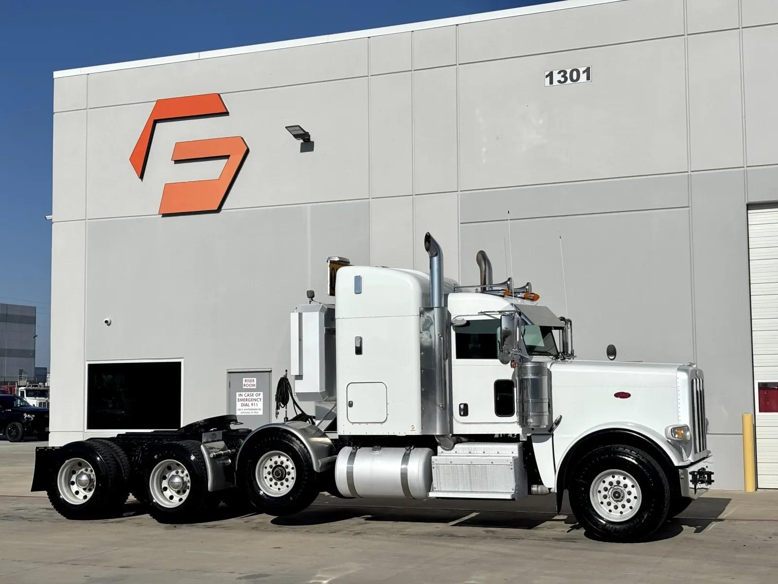 2017 Peterbilt 389