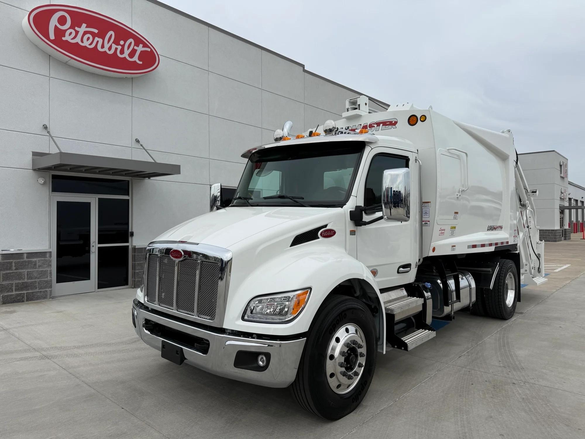 2026 Peterbilt 536