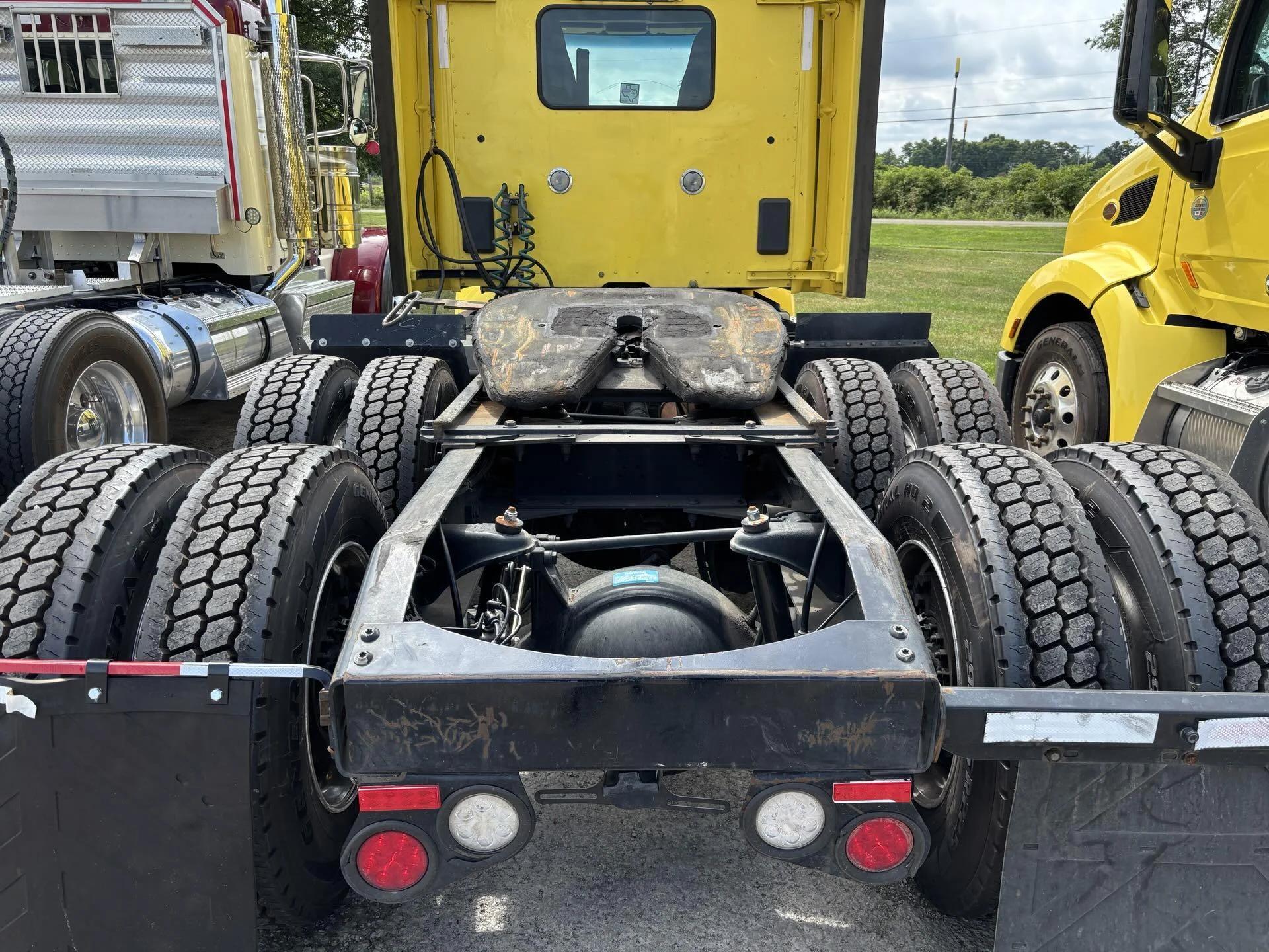 2021 Peterbilt 579 in Zanesville, OH — photo 5