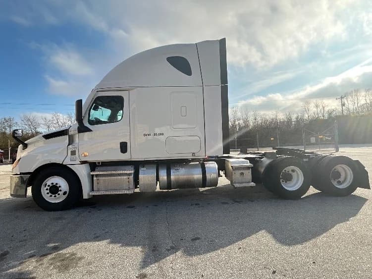 2020 Freightliner Cascadia in Anderson, SC — photo 4