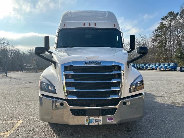 2020 Freightliner Cascadia in Anderson, SC — photo 2