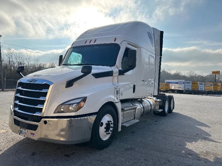2020 Freightliner Cascadia in Anderson, SC — photo 3