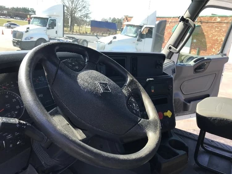 2018 International LT in Newport News, VA — photo 10
