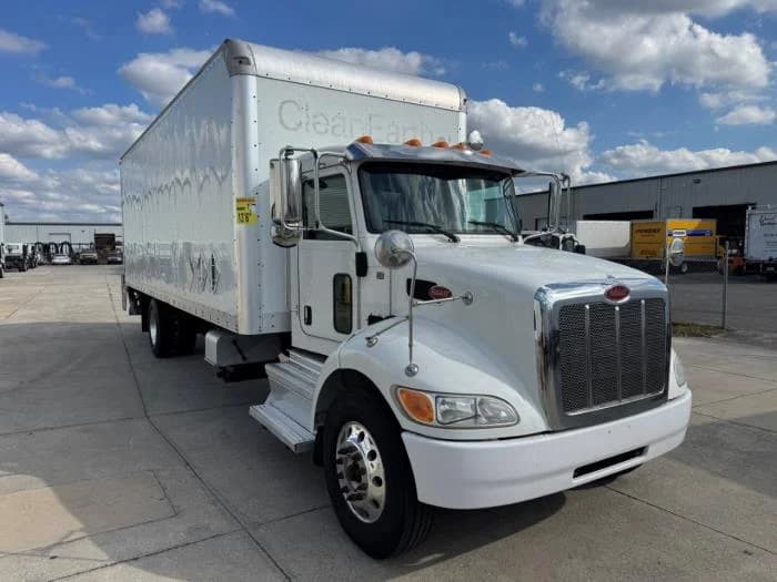 2020 Peterbilt 337 in Orlando, FL — photo 4