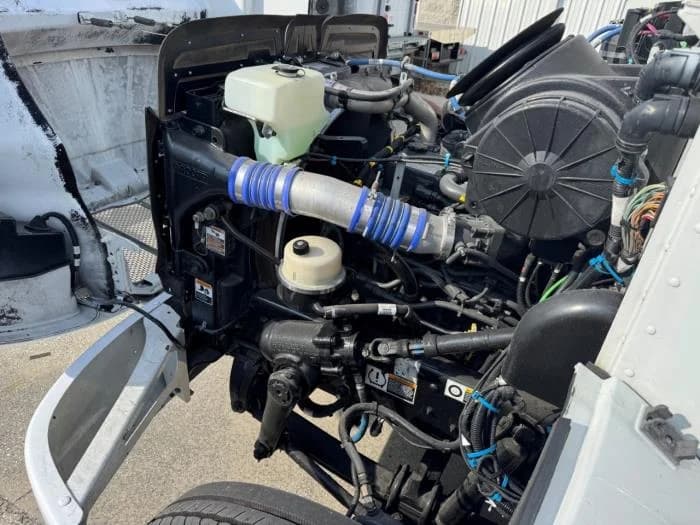 2020 Peterbilt 337 in Orlando, FL — photo 15