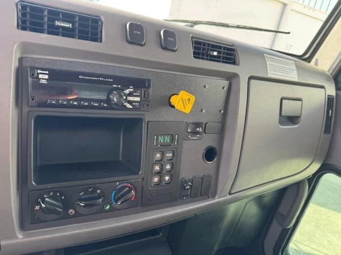2020 Peterbilt 337 in Orlando, FL — photo 25
