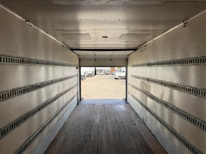 2020 Peterbilt 337 in Orlando, FL — photo 12