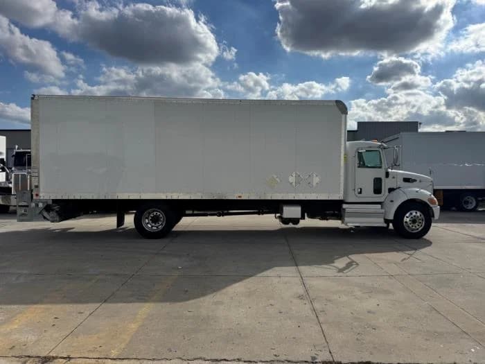 2020 Peterbilt 337 in Orlando, FL — photo 5
