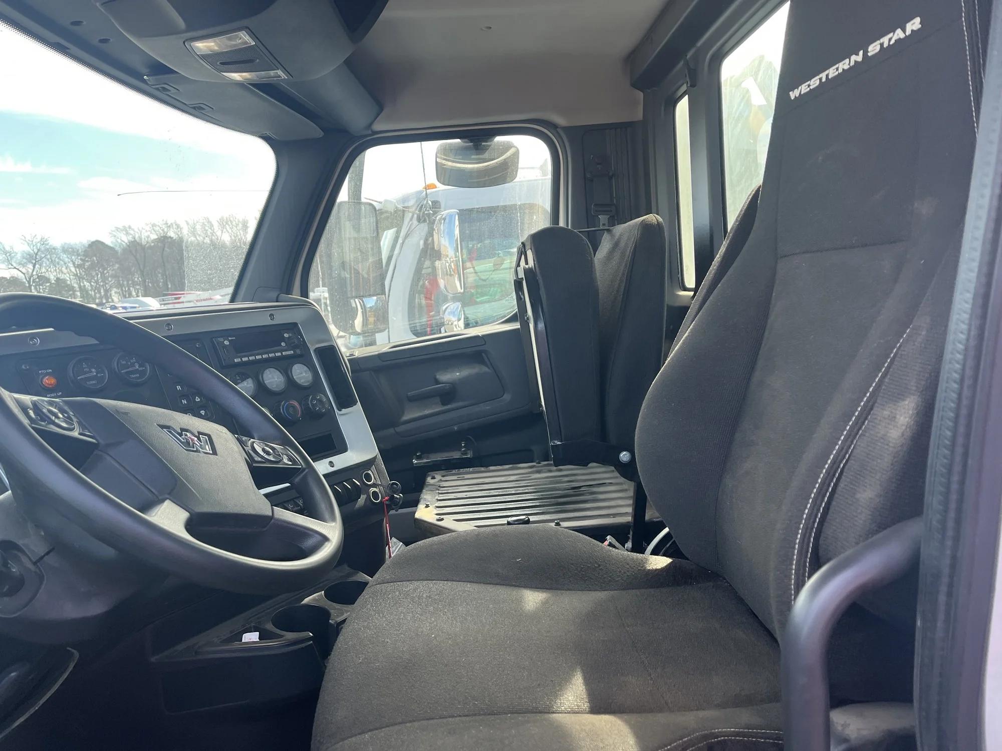 2025 Western Star 47X