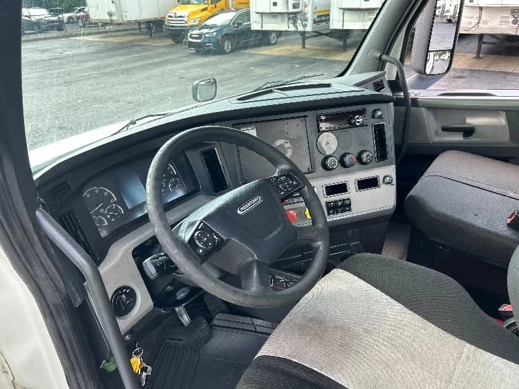 2018 Freightliner Cascadia in Atlanta (Forest Park), GA — photo 10