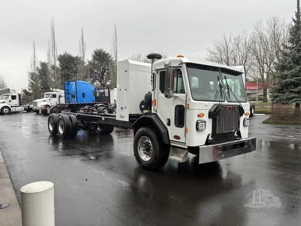 2024 Peterbilt 520 in Portland, OR — photo 4