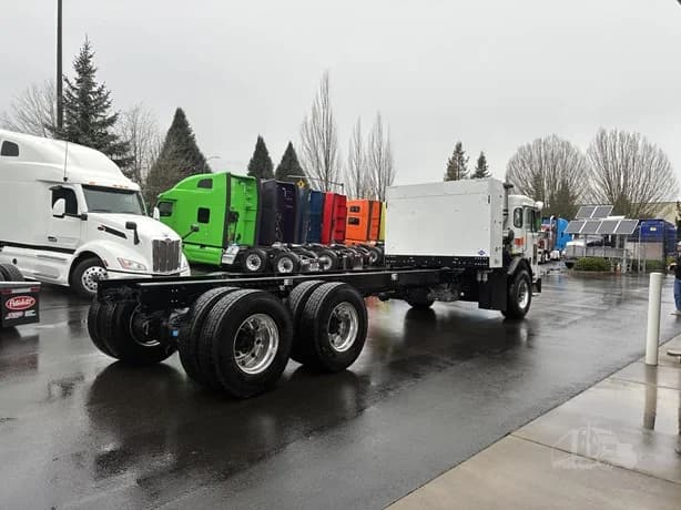 2024 Peterbilt 520 in Portland, OR — photo 3