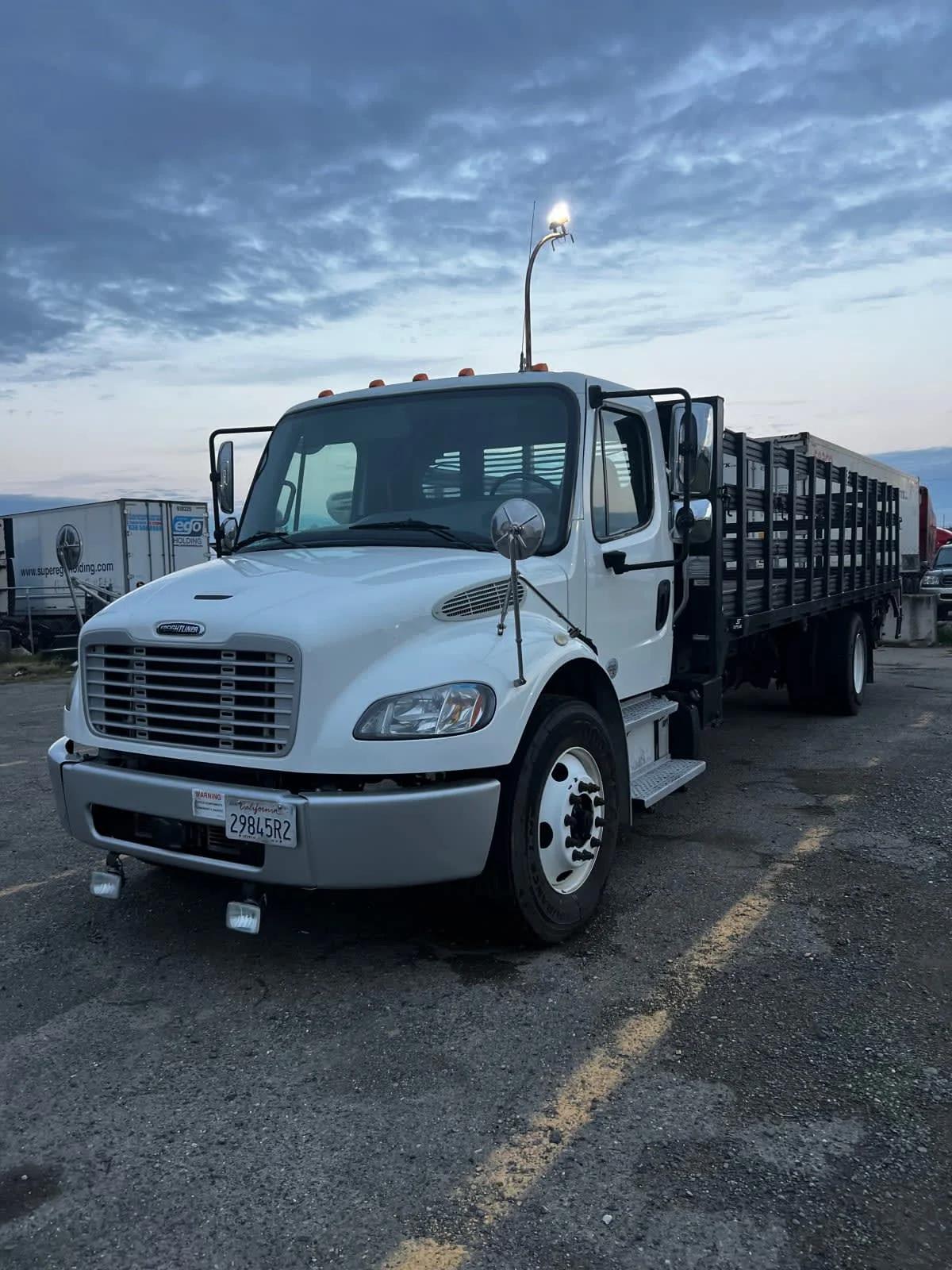 2019 Freightliner M2 106