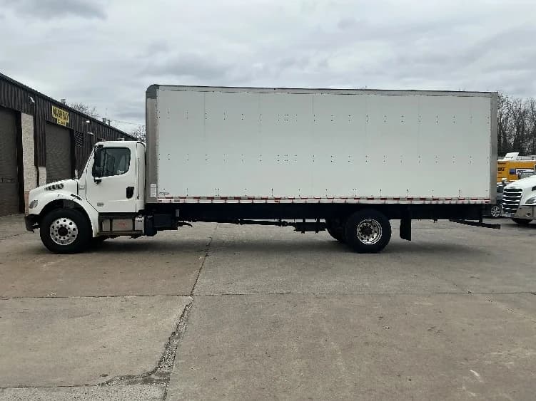 2020 Freightliner M2 106 in Chicopee, MA — photo 4