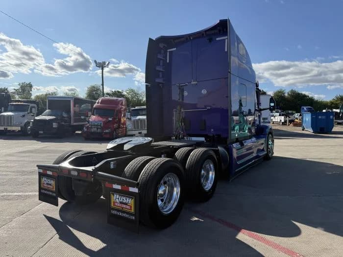 2026 Peterbilt 579 in Dallas, TX — photo 9