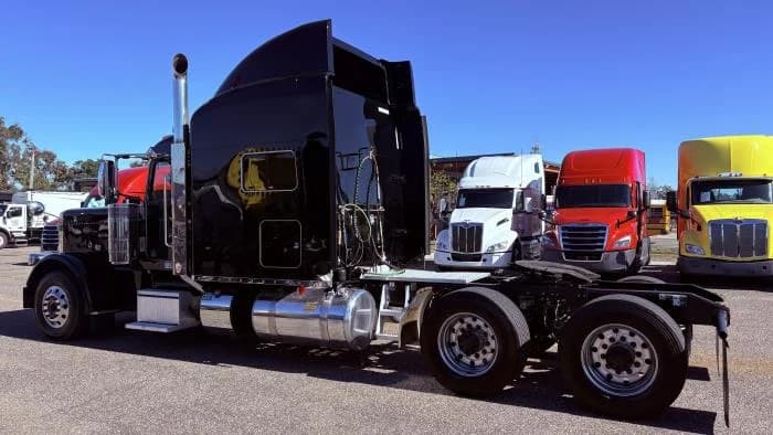 2022 Peterbilt 389 in Jacksonville, FL — photo 32
