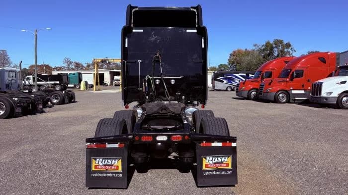 2022 Peterbilt 389 in Jacksonville, FL — photo 5