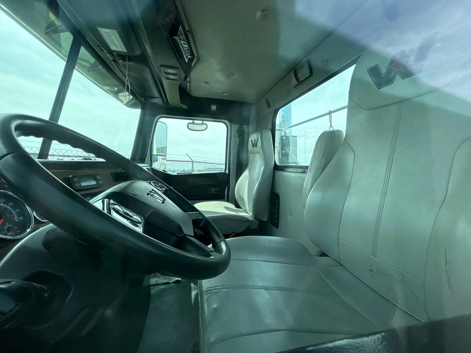 2020 Western Star 4700 — photo 5