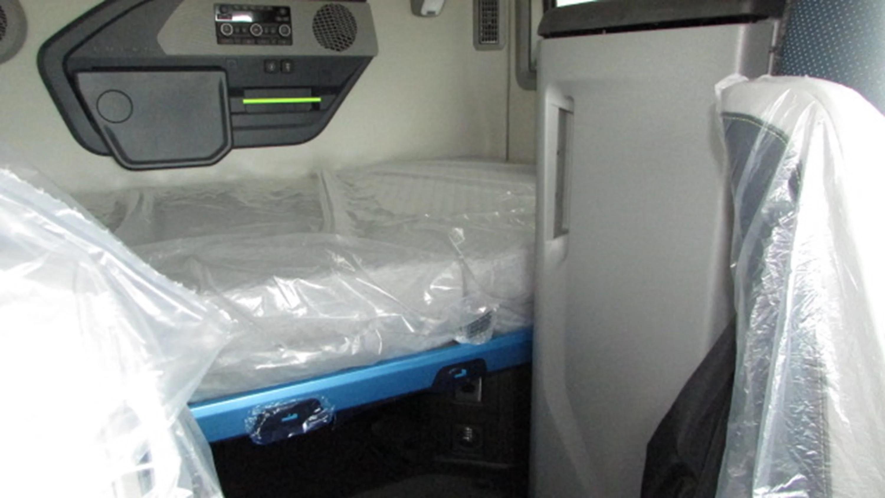 2026 Volvo VNL 860 in HOUSTON, TX — photo 11