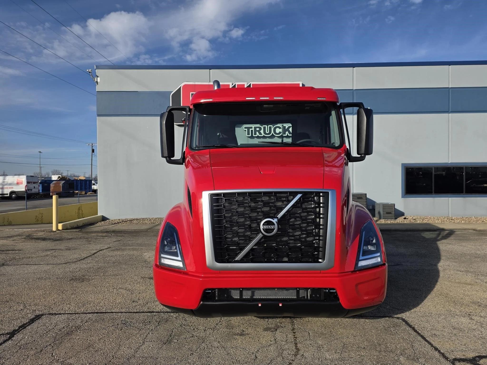 2026 Volvo VNR 640 in Springfield, IL — photo 2