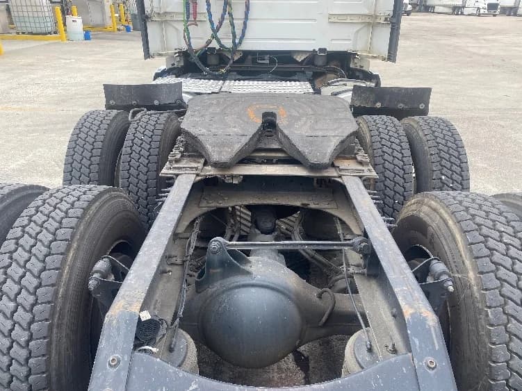 2020 Volvo VNL 300 in Bessemer, AL — photo 6