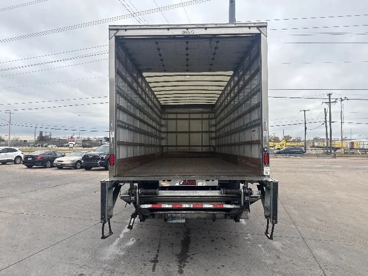 2022 Freightliner M2 106 in Dallas, TX — photo 8