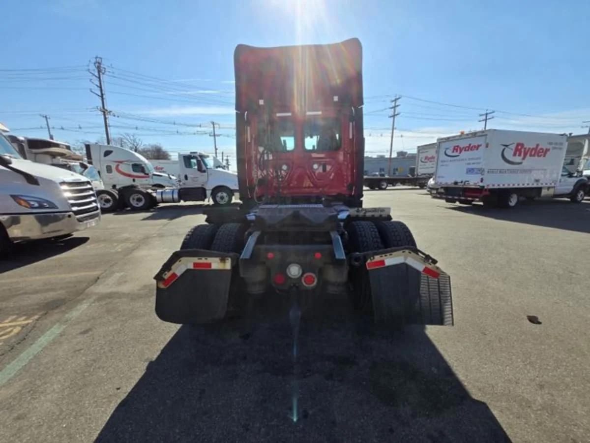 2019 Freightliner Cascadia in Kearny, NJ — photo 5