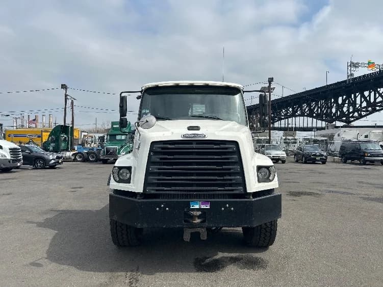 2020 Freightliner 114SD in Monmouth Junction, NJ — photo 2