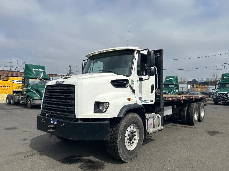 2020 Freightliner 114SD in Monmouth Junction, NJ — photo 3