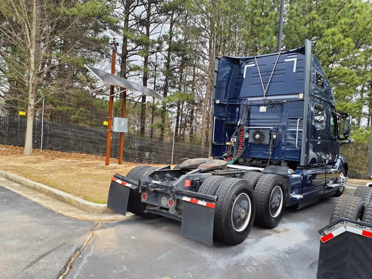 2020 Volvo VNL 860 in Atlanta, GA — photo 4