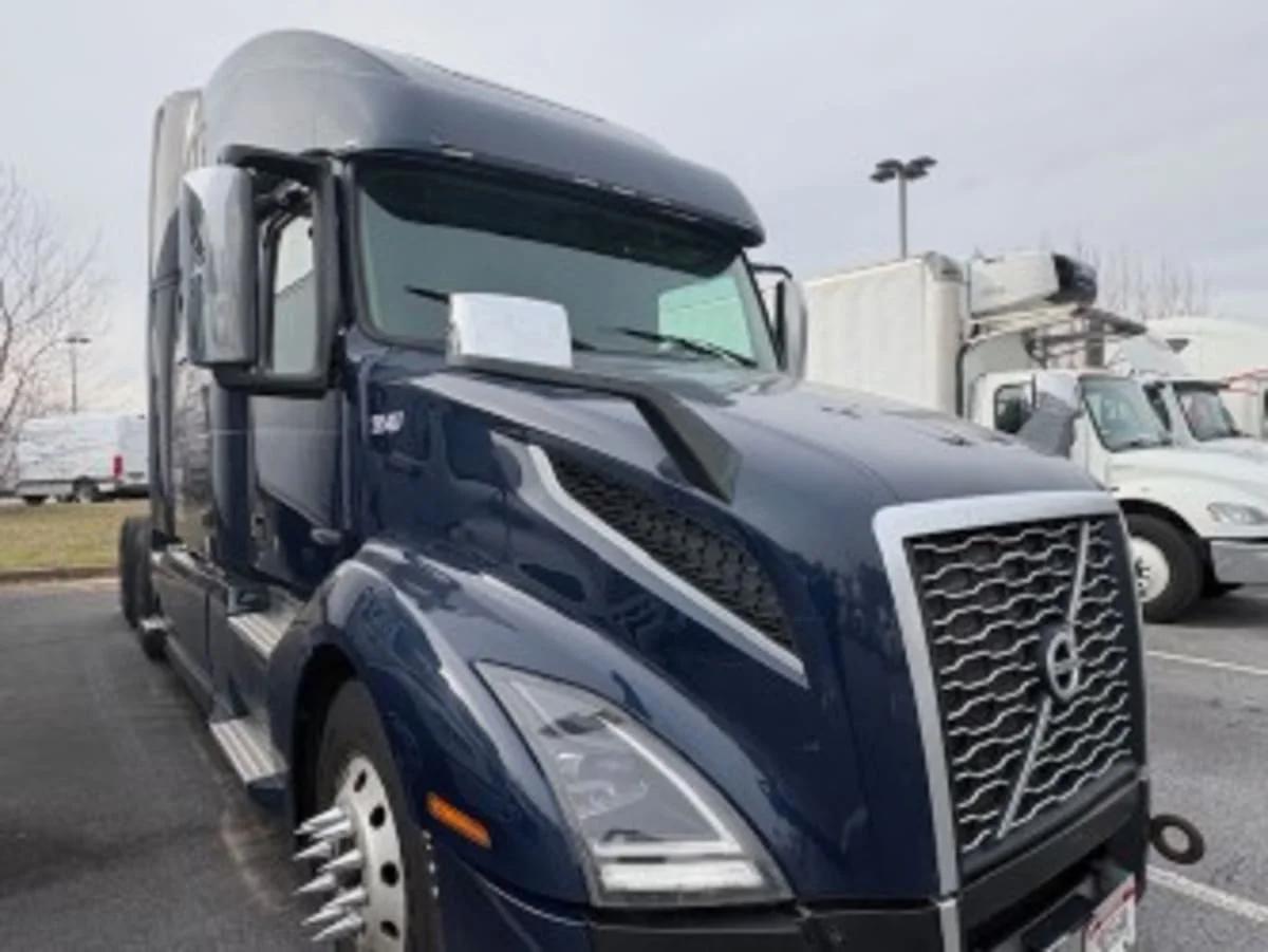 2020 Volvo VNL 860 in Atlanta, GA — photo 3