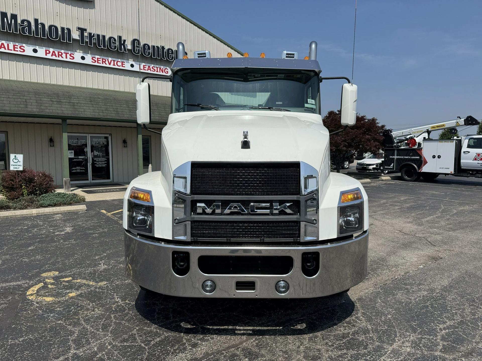 2026 Mack Anthem in Clarksville, IN — photo 6