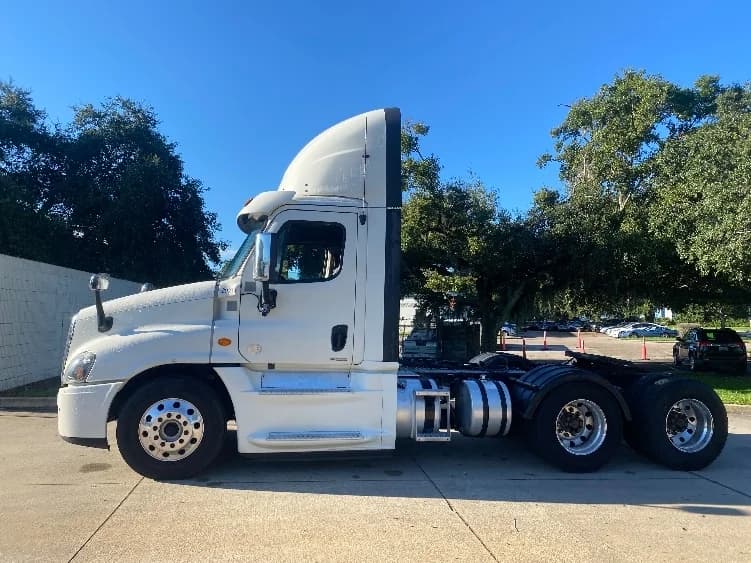 2018 Freightliner in Ocala, FL — photo 4