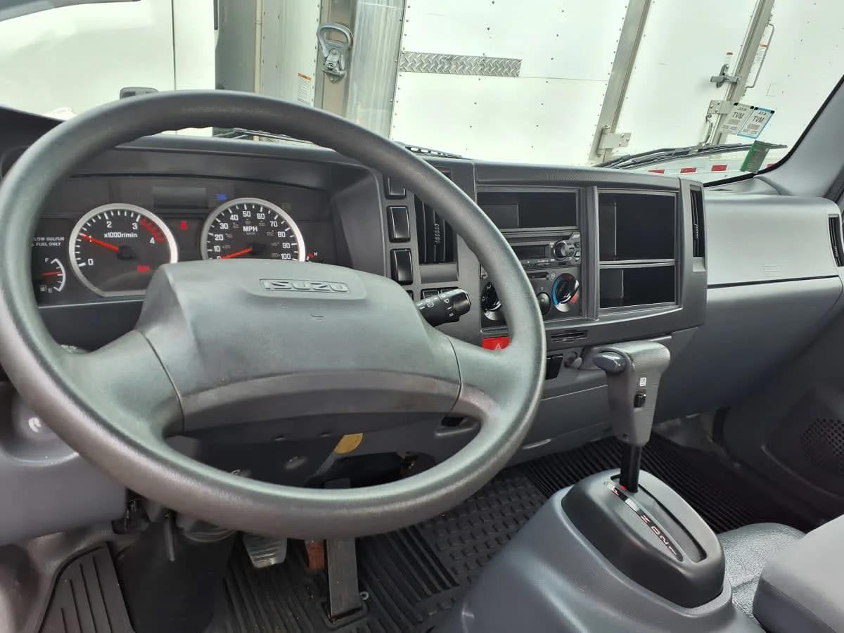 2020 Isuzu NRR in Newark, NJ — photo 8